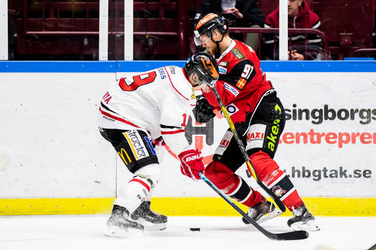 Malmö Redhawks Max Görtz och Örebros Patrik Virta