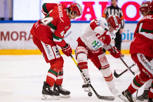 Moras Matej Stransky och Timrås Sebastian Ohlsson