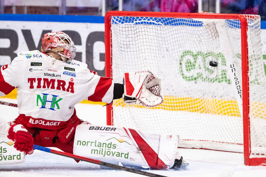 2-2 bakom Timrås målvakt Niklas Svedberg