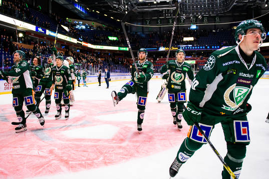 Färjestads spelare jublar