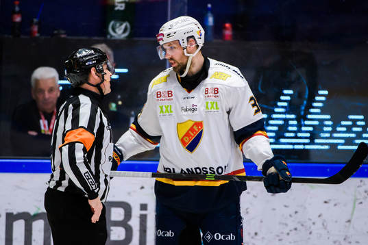 Domare Wolmer Edqvist i samtal med Djurgårdens Dick