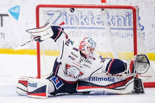 Linköpings målvakt Jonas Gustavsson släpper in 2-0