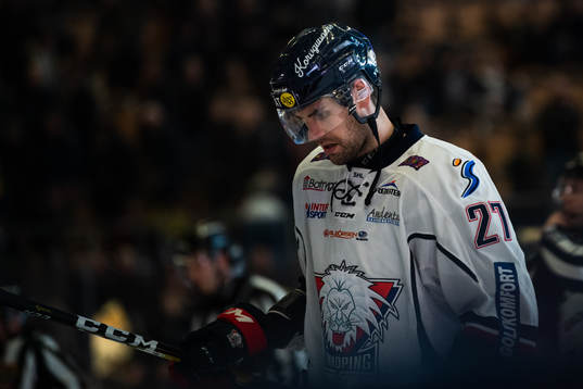 Linköpings Dan Pettersson vid periodpaus