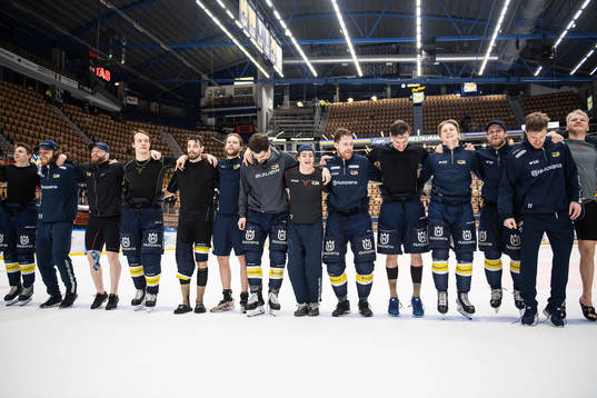 s spelare tackar supportrarna
