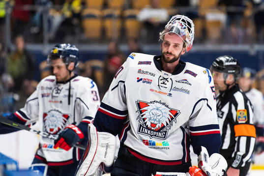 Linköpings målvakt Jonas Gustavsson deppar