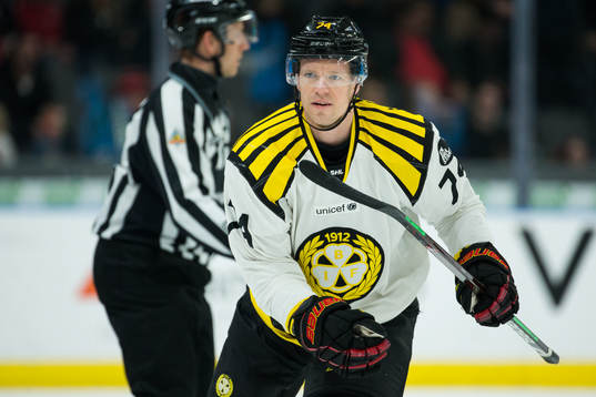 Brynäs Nicklas Danielsson jublar