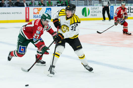 Brynäs Tomi Sallinen och Frölundas Ponthus Westerholm