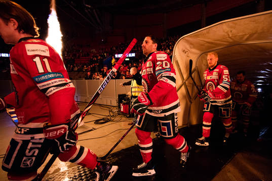 Frölundas Joel Lundqvist och Simon Hjalmarsson  innan