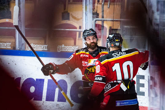 Luleås Jack Connolly och Einar Emanuelsson jublar