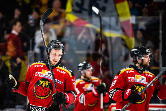 Luleås Petter Emanuelsson och Pontus Själin jublar