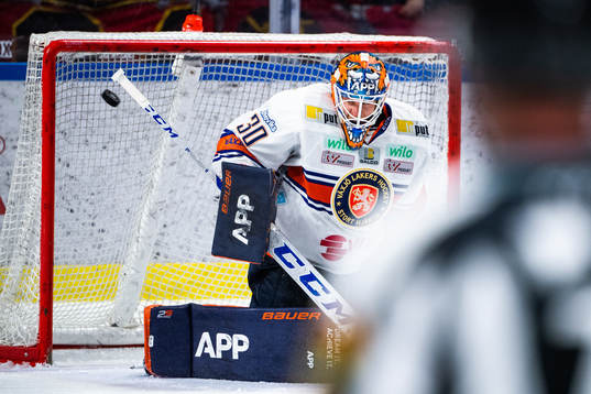 Luleås Niklas Olausson (ej i bild) sätter 3-1 bakom