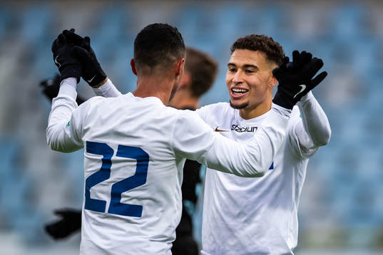 IFK Norrköpings Ian Smith och Jordan Larsson jublar
