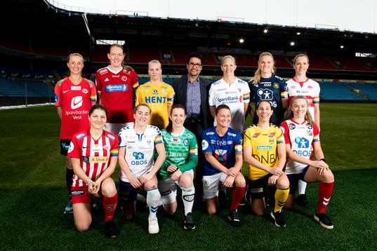 Helene Gloppen of Arna-Bjørnar (2nd row), Sigrid