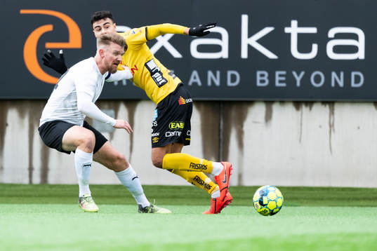 Örebros Michael Almebäck och Elfsborgs Deniz Hümmet