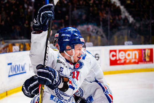 Oskarshamns Joakim Hillding och Joakim Thelin jublar