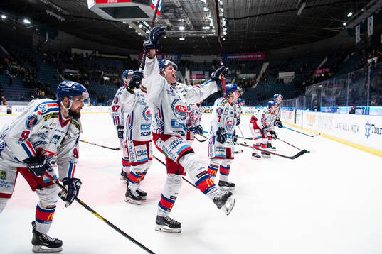 Oskarshamns spelare jublar