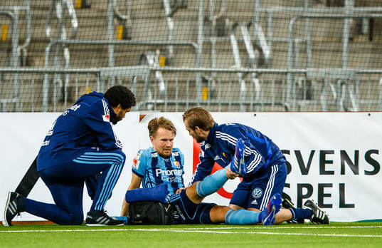 Djurgårdens Jacob Une Larsson får vård