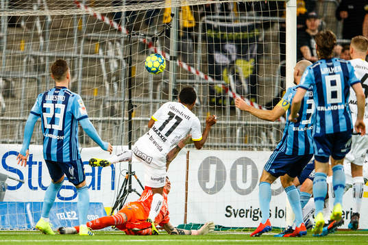 Häckens Nasiru Mohammed gör 1-1