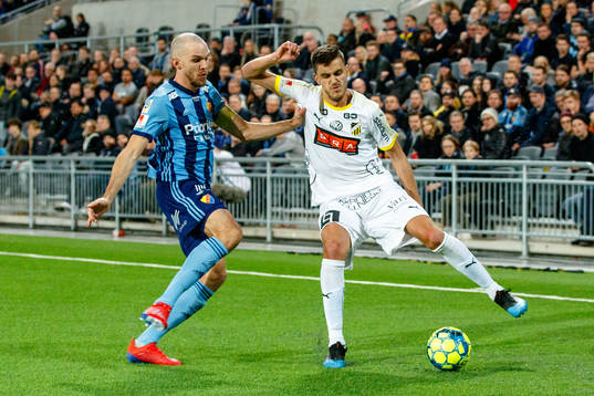 Djurgårdens Marcus Danielson och Häckens Alexander