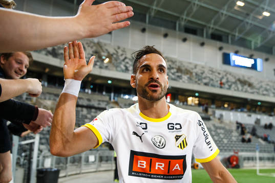 Häckens Mervan Celik  jublar