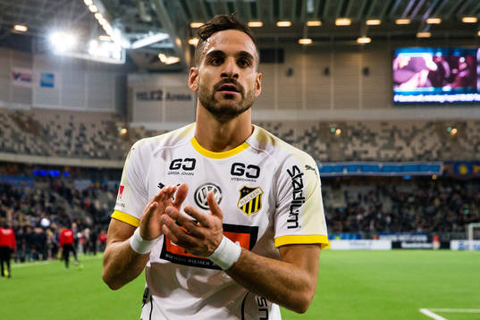 Häckens Mervan Celik jublar