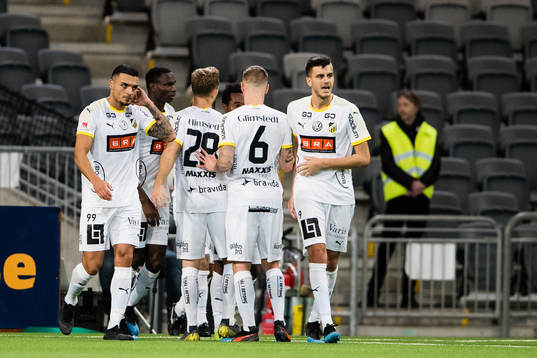 Häckens spelare jublar