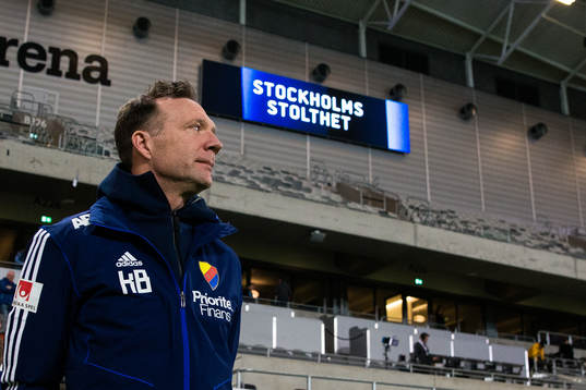 Djurgårdens tränare Kim Bergstrand innan semifinalen i