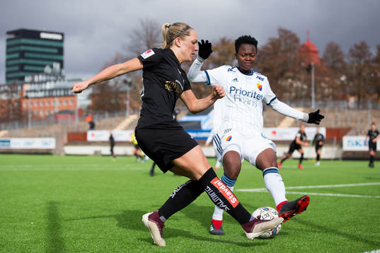 Göteborgs Elin Rubensson och Djurgårdens Portia Boakye