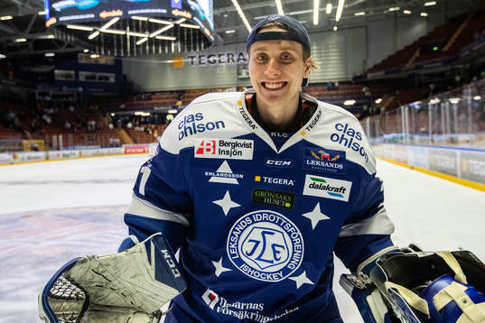 Leksands målvakt Jonas Arntzen jublar