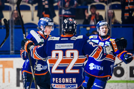 Växjös Filip Cederqvist jublar