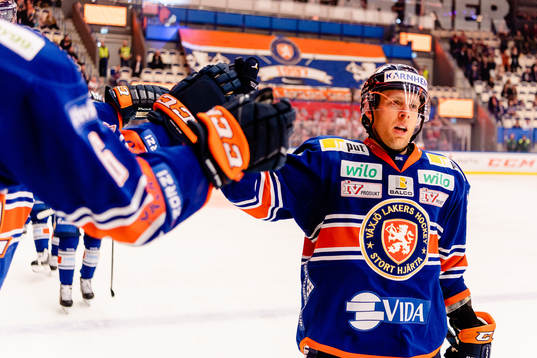 Växjös Kris Versteeg jublar