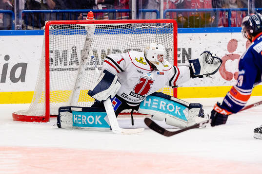 Växjös Nichlas Hardt (ej i bild) gör mål 3-2 bakom