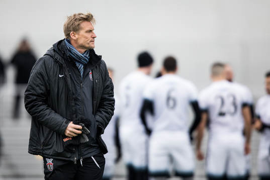 FC Stockholm Internatzionales tränare Johan Mjällby innan