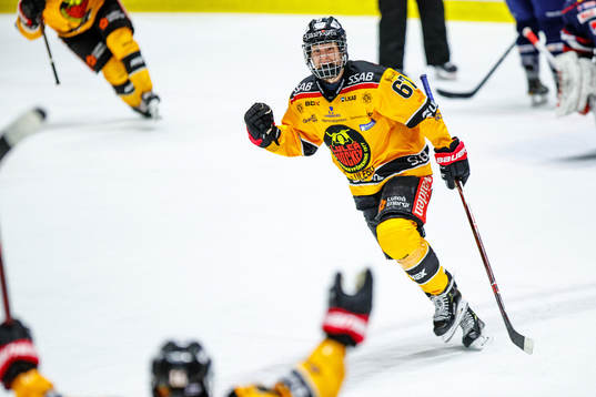 Luleås Linn Peterson jublar