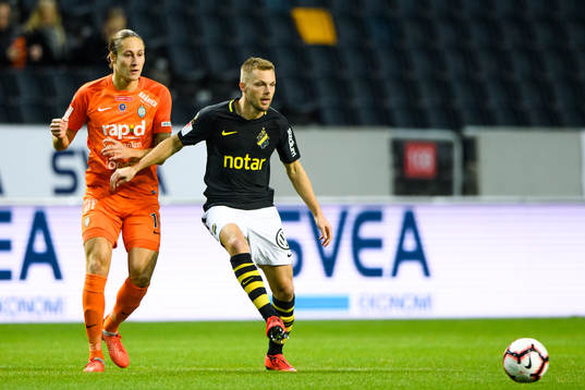 s Sebastian Larsson