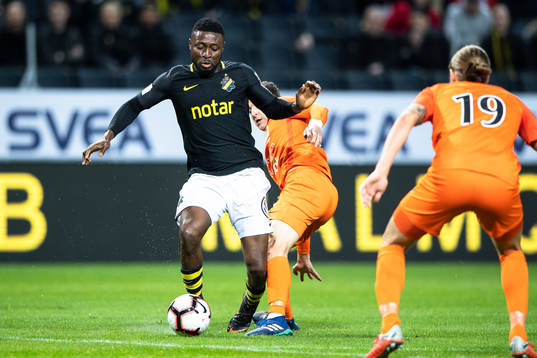 s Chinedu Ogbuke Obasioch AFC Eskilstunas Ivan Bobko