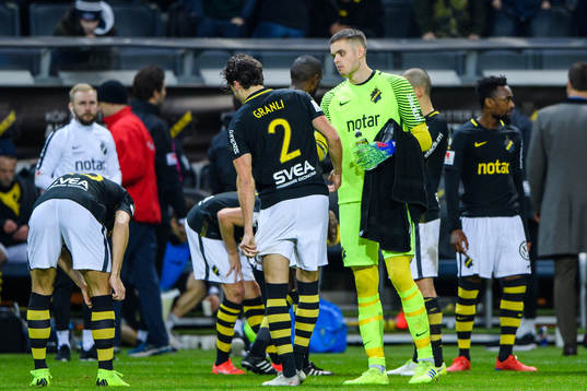 s Daniel Granli och målvakt Oscar Linnér