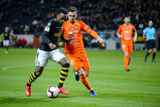 s Heradi Rashidi och AFC Eskilstunas Kadir Hodzic