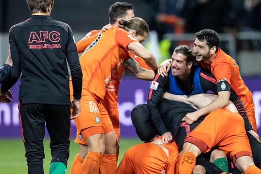 AFC Eskilstunas spelare jublar
