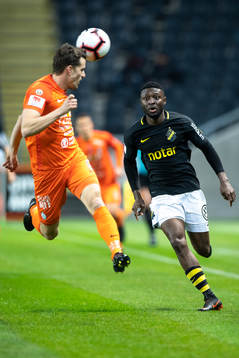 s Chinedu Ogbuke Obasi och AFC Eskilstunas Jesper Björkman