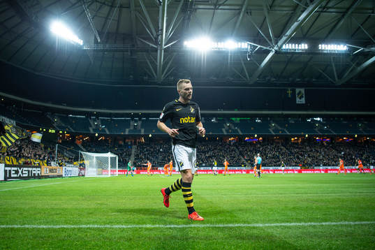 s Sebastian Larsson