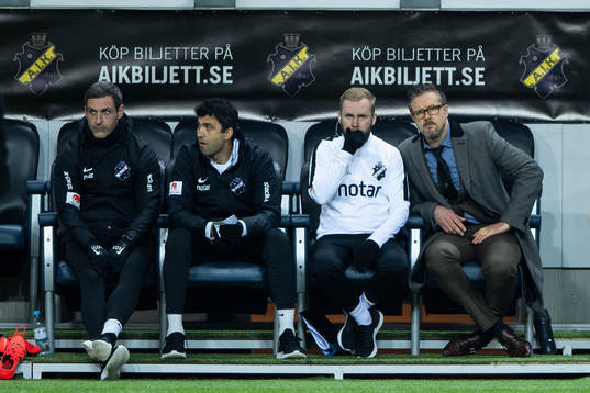 s assisterande tränare Sean O'Shea (v), målvaktstränare