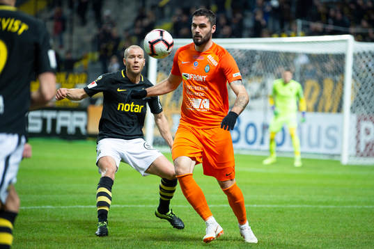 s Per Karlsson och AFC Eskilstunas Denni Avdic