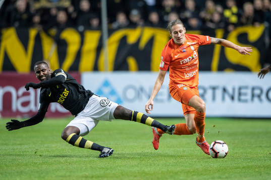 s Henok Goitom och AFC Eskilstunas Felix Michel Melki