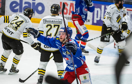 Oskarshamns Robin Söderqvist jublar