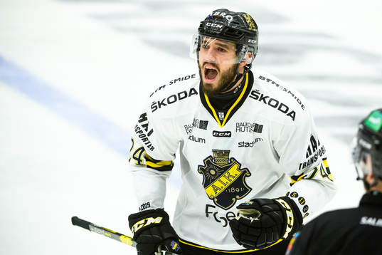 s Jacob Dahlström jublar