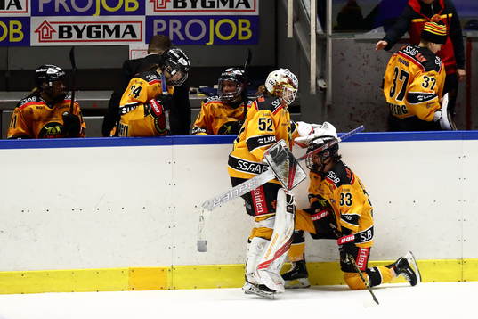Luleås målvakt Sara Grahn och Michelle Karvinen