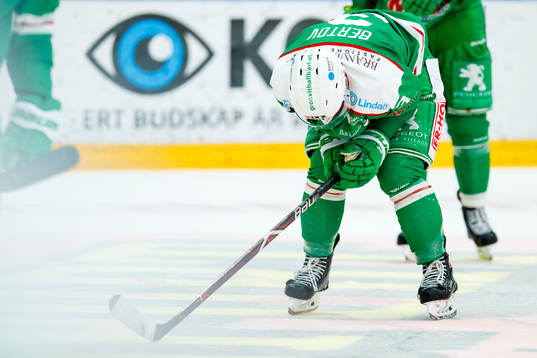 Rögles Daniel Bertov har ont