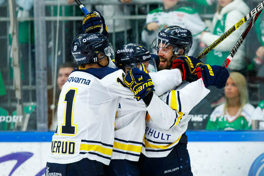 s Markus Lauridsen jublar