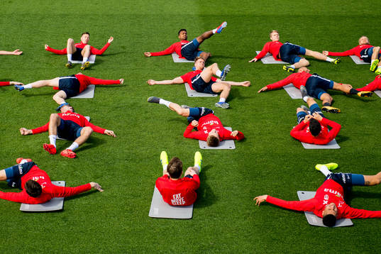 Ola Kamara, Kristoffer Ajer and the players of Norway